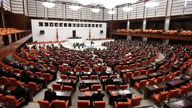 O paket meclis'ten geçti!