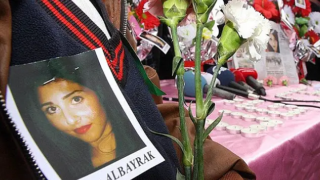 Fenerbahçeli futbolculardan Tuğçe için saygı duruşu