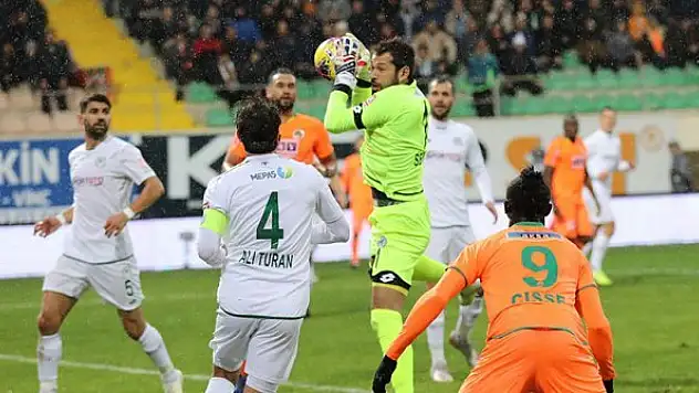 Konyaspor'un file bekçisi Serkan Kırıntılı'nın kurtarış oranı