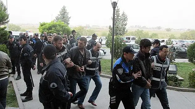 Adana'da uyuşturucu operasyonu: 20 gözaltı