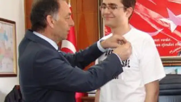 'Siyasete atılmak ve başbakan olmak istiyorum'