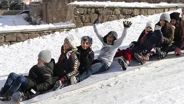 5 ilde eğitime kar engeli