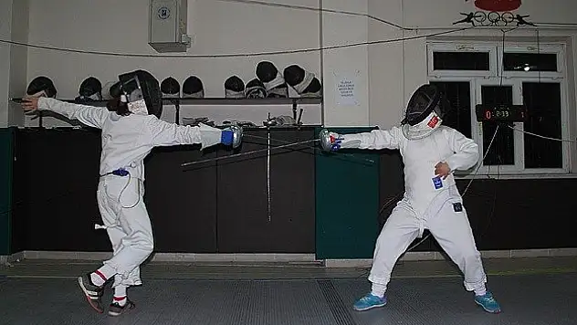 Adıyamanlı çocuklar eskrimi sevdi