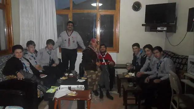 İbrahim Ethem Anadolu İHL İzcileri'nden Örnek Davranış