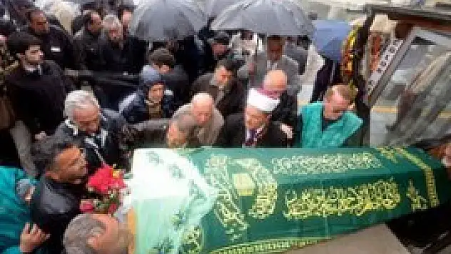 Nigar Uluerer toprağa verildi