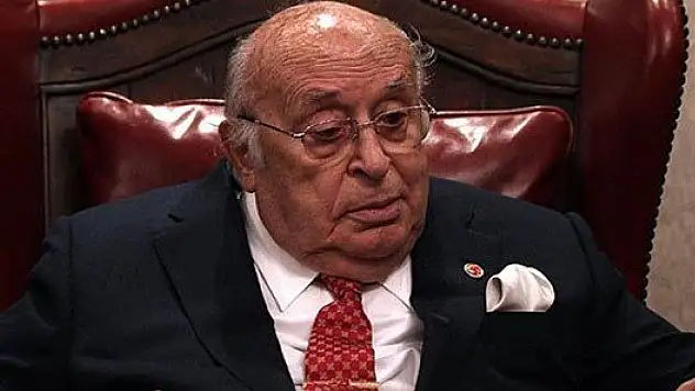 Süleyman Demirel hastaneye kaldırıldı!