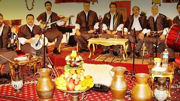 Mihrimah Sultan Kına Evi'nde sıra gecesi