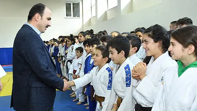 Başkan Altay, Konya'da kamp yapan judocularla buluştu