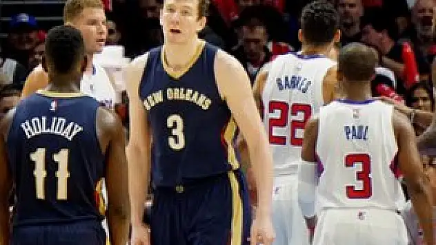 Türkoğlu'nun takımı Aşık'ın takımını yendi