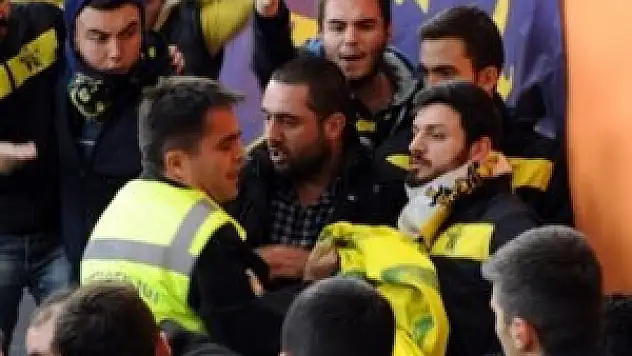 Fenerbahçe maçında yumruklar konuştu