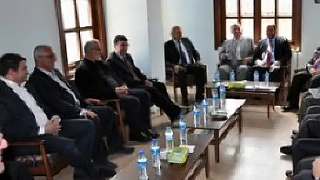 'İmam Hatipliler Türkiye'de büyük roller üstlendi'