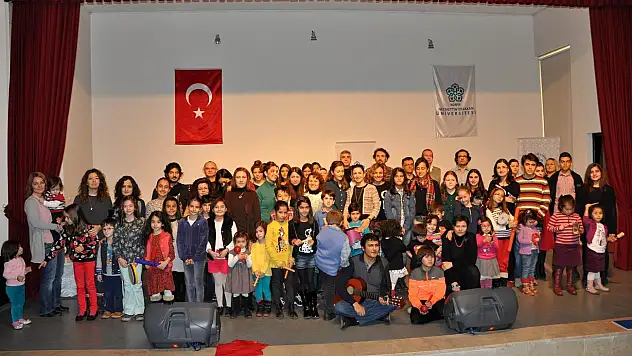 NEÜ Konsem'de 7'den 77'ye müzik eğitimi