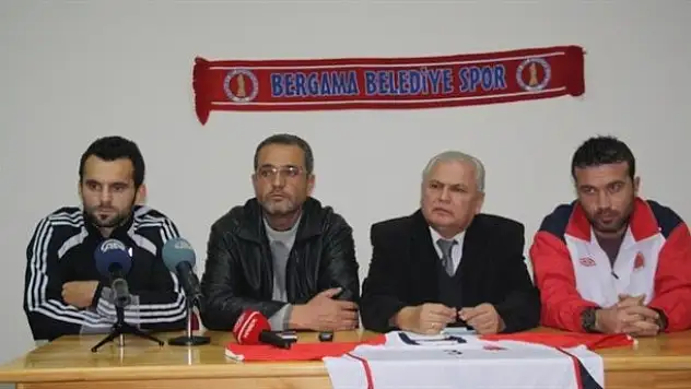 Asker selamı veren futbolcu: Tehdit edildim