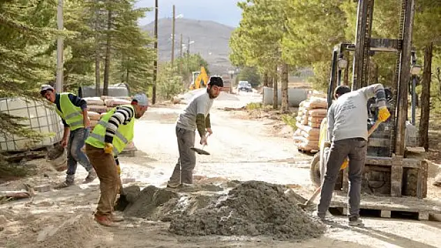 Dutlukırı Parkı'nda hummalı çalışma