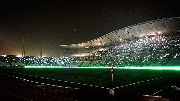Beşiktaş-Tottenham maçında elektrik kesildi