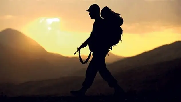 Askeri birlikte kendini yaktı