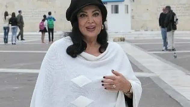 'Selvi Boylum Al Yazmalım' sergisi