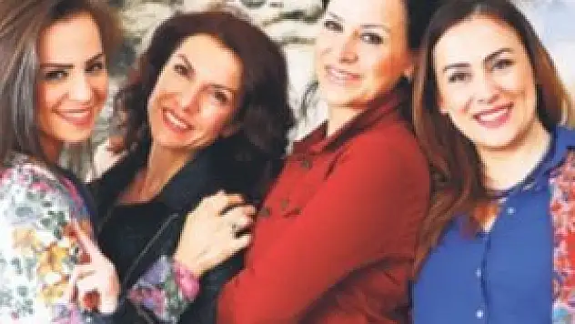 'Yedi Cihan Kadınları' CRR'de sahne aldı