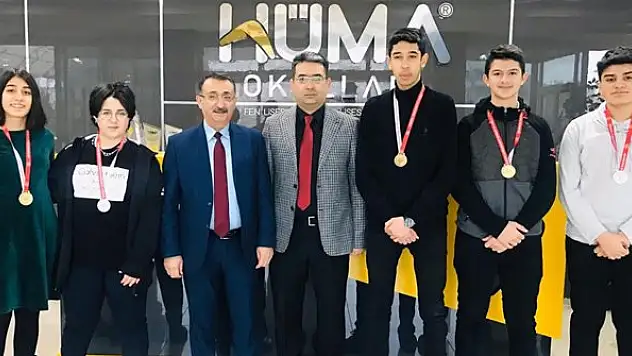 Hüma Okulları Kayak Kulübü madalyaları topladı