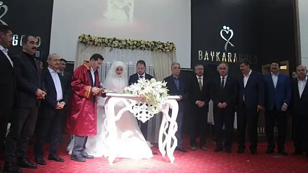 Rıfat Kavuneker, oğlunu evlendirdi