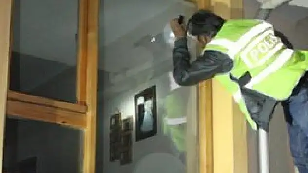 Evini de boşaltıp kayıplara karıştı