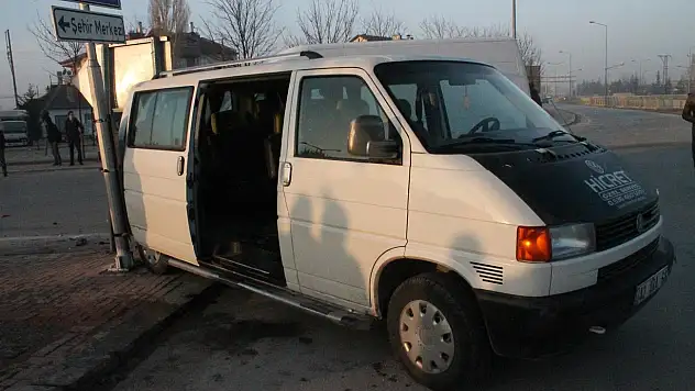 Konya'da iki minibüs çarpıştı!