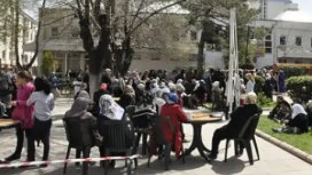 Konya'da Nihat Hatipoğlu izdihamı