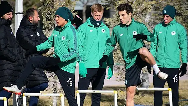 Konyaspor takttik çalıştı