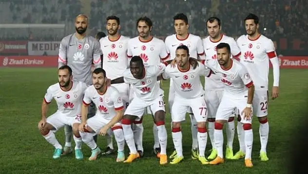 Hamzaoğlu'ndan farklı kadro