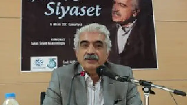 Şiir siyasetin olmazsa olmazı