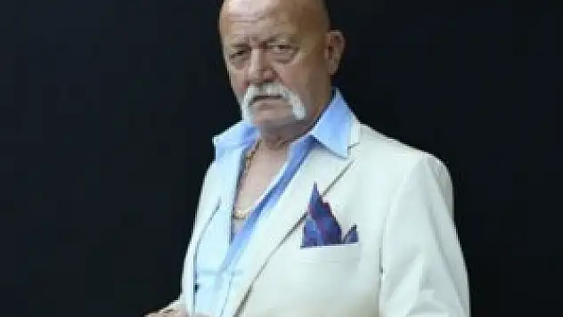 Ünlü oyuncu hastaneye kaldırıldı