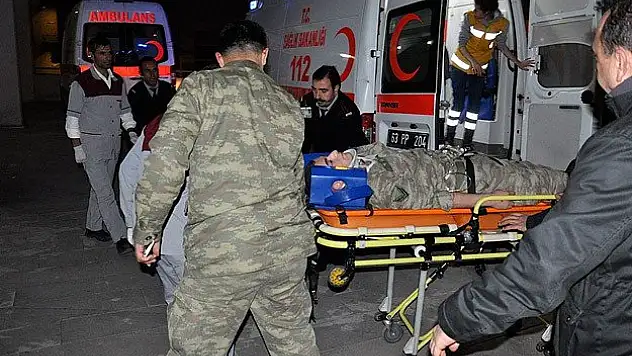 Şanlıurfa'da askeri araç devrildi: 6 yaralı