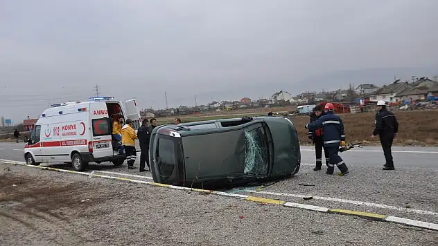 Konya'da otomobil refüje çarptı: 1 yaralı