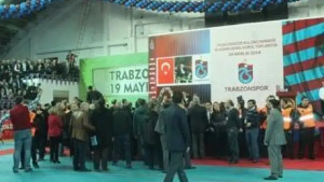 Trabzonspor Genel Kurulu'nda kavga