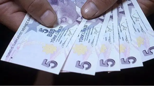 Yeni 5 liralık banknotlar piyasada
