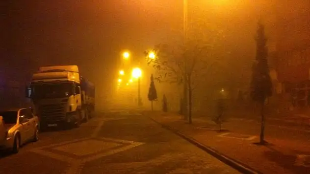 Cihanbeyli'de sis hayatı olumsuz etkiledi