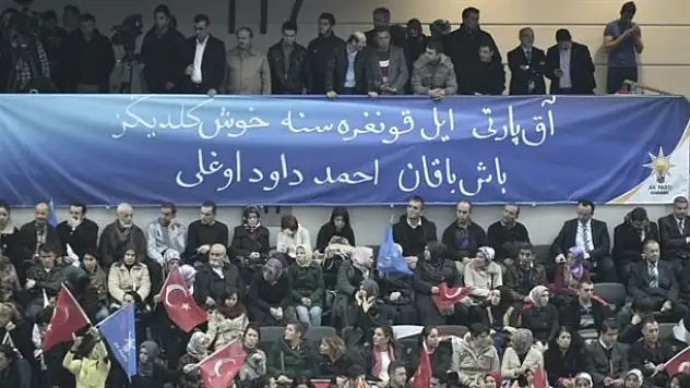 Kongreye damgasını vuran afiş