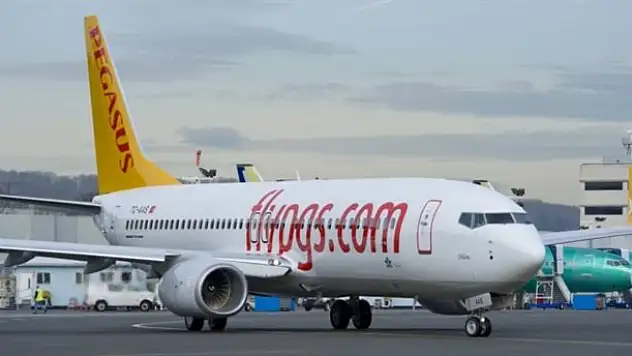 İstanbul uçağında makineli tabanca alarmı