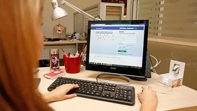 Gençlerden Facebook'a kötü haber