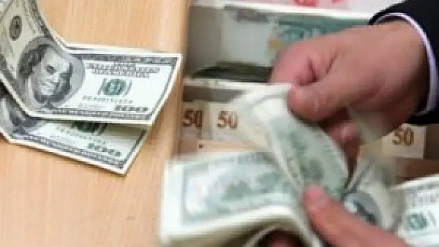 Dolar 9 yılın zirvesinde