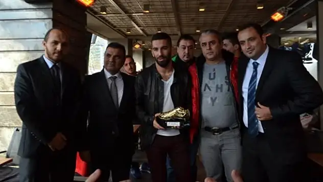 Avrupa'da yılın futbolcusu Arda Turan