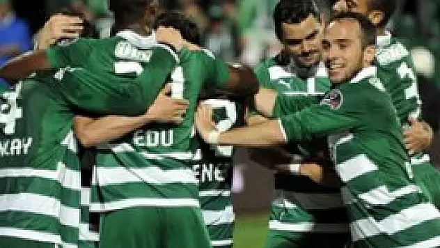 Bursaspor Beşiktaş'ı farklı yendi!