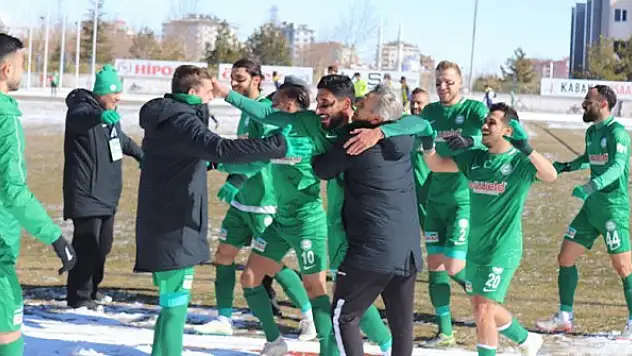 1922 Konyaspor ikinci yarıda bir başka