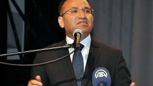 Mahkemeleri basmak hak değil