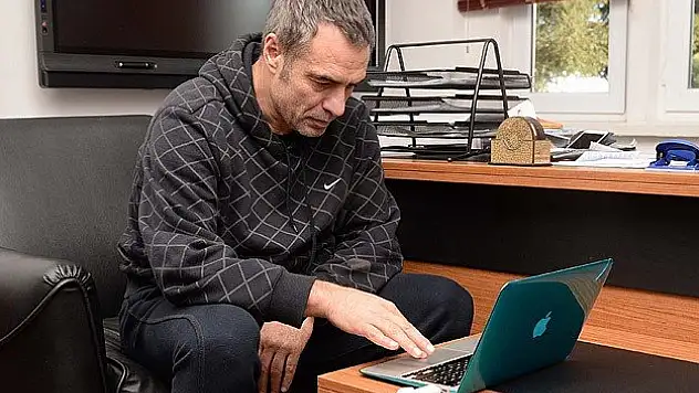 Ersun Yanal 'AA Yılın Fotoğrafları' oylamasına katıldı