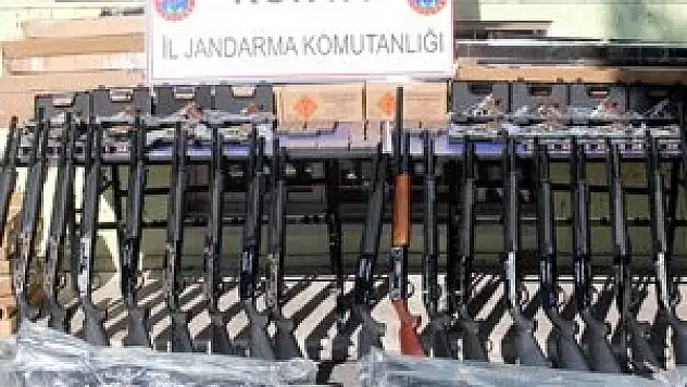 Faturasız silah sevkiyatı jandarmaya takıldı