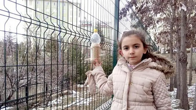 Beyşehir'de kuşlar için 'askıda yem' uygulaması