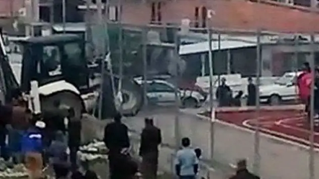 Futbolcu fenalaştı ambulans stada giremedi