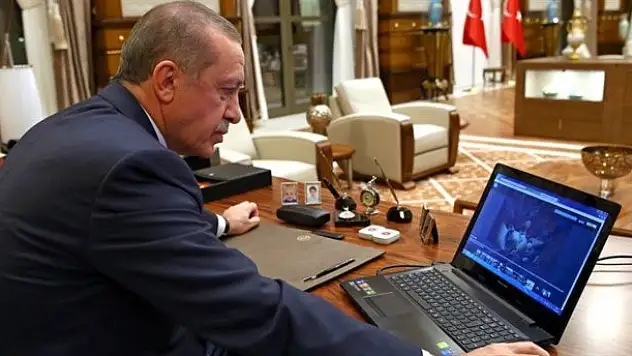 Cumhurbaşkanı'nın masasında dikkat çeken detay