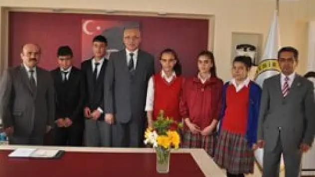 Öğrencilerden Başkan Çat'a ziyaret